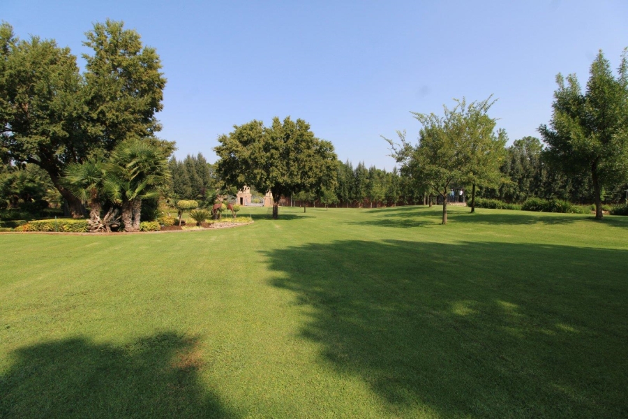 11 Bedroom Property for Sale in Van Der Hoff Park North West